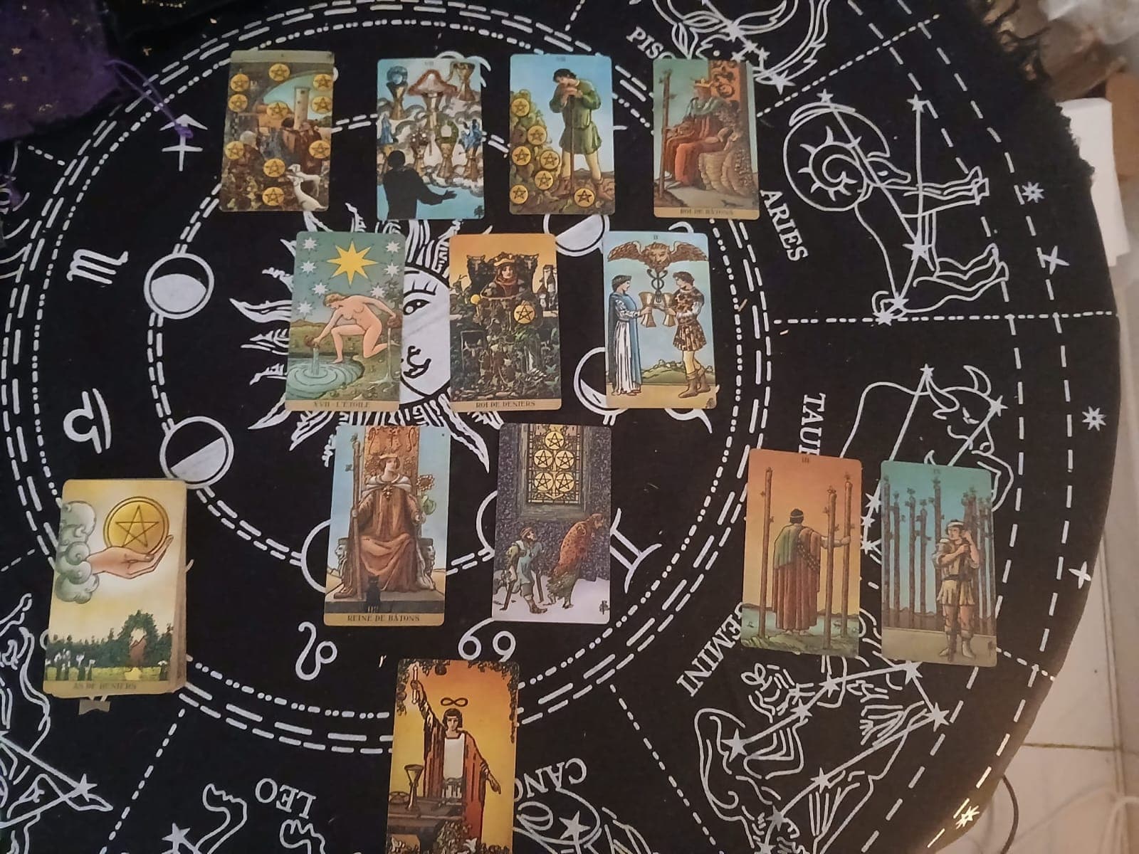 Consulta de tarot presencial a Girona a Tarot La Fortuna
